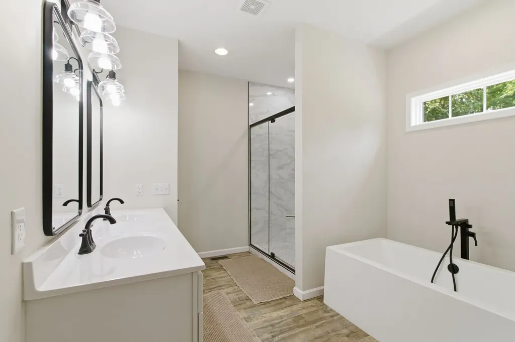 33 King Arthur Drive Paris TN 38242
