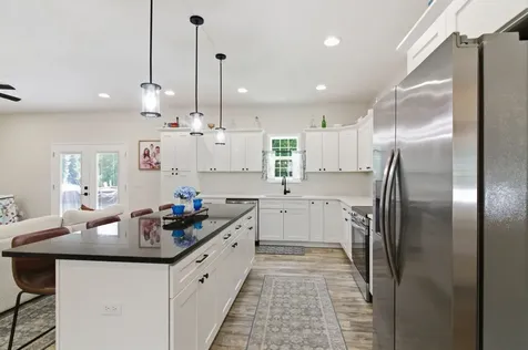 33 King Arthur Drive Paris TN 38242