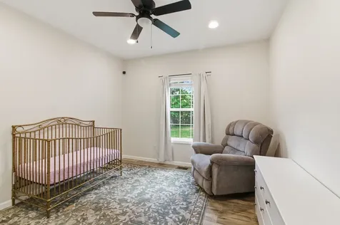 33 King Arthur Drive Paris TN 38242