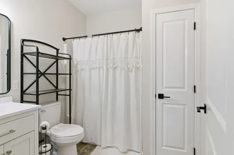 33 King Arthur Drive Paris TN 38242