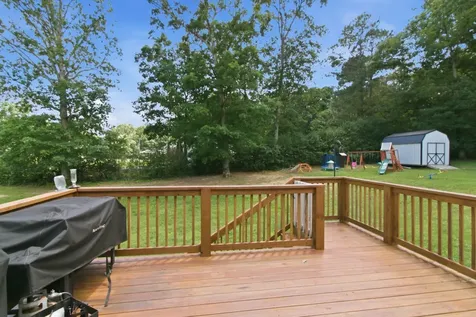 33 King Arthur Drive Paris TN 38242