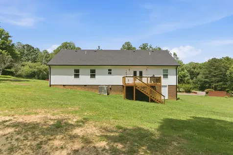 33 King Arthur Drive Paris TN 38242