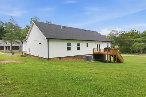 33 King Arthur Drive Paris TN 38242