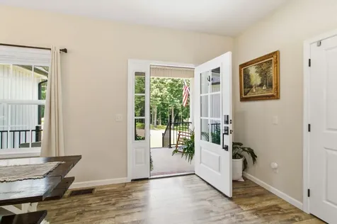 33 King Arthur Drive Paris TN 38242