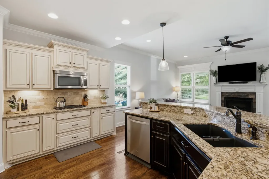 2000 Callaway Park Place Thompsons Station TN 37179