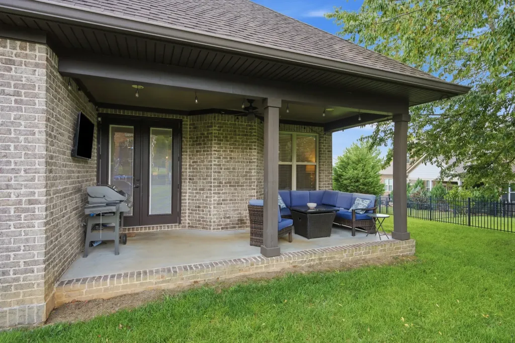 2000 Callaway Park Place Thompsons Station TN 37179