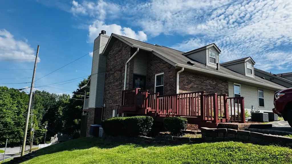 204 Village Cir, W Dickson TN 37055