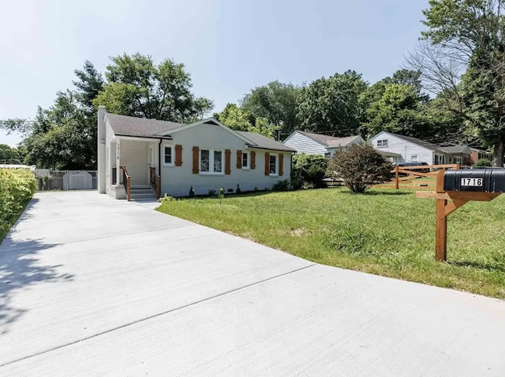 1716 Hillview Drive Columbia TN 38401