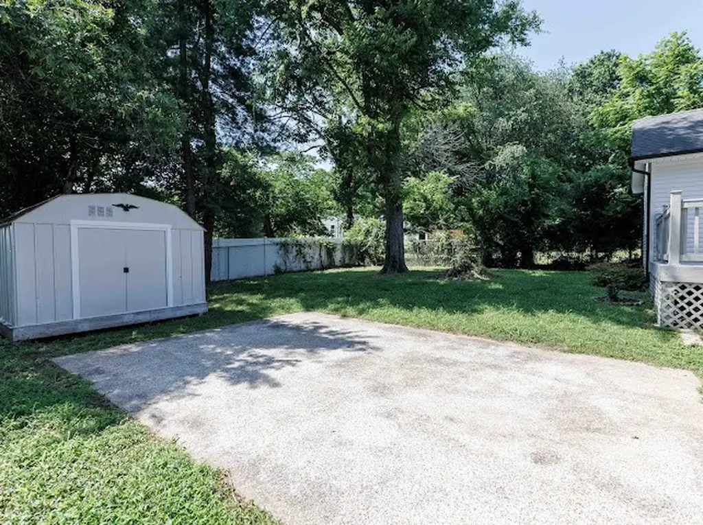 1716 Hillview Drive Columbia TN 38401