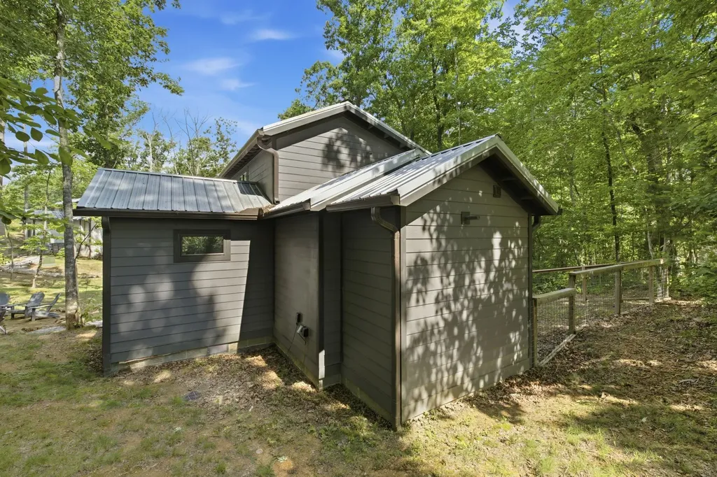 235 Waters Edge Way Tracy City TN 37387