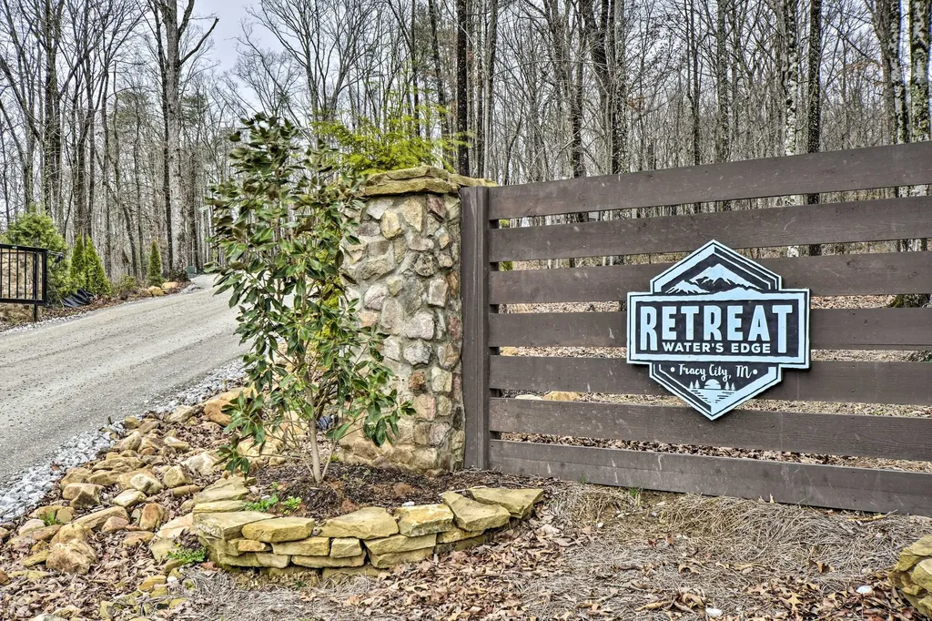 235 Waters Edge Way Tracy City TN 37387