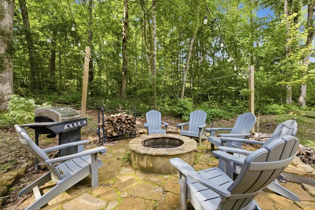 235 Waters Edge Way Tracy City TN 37387