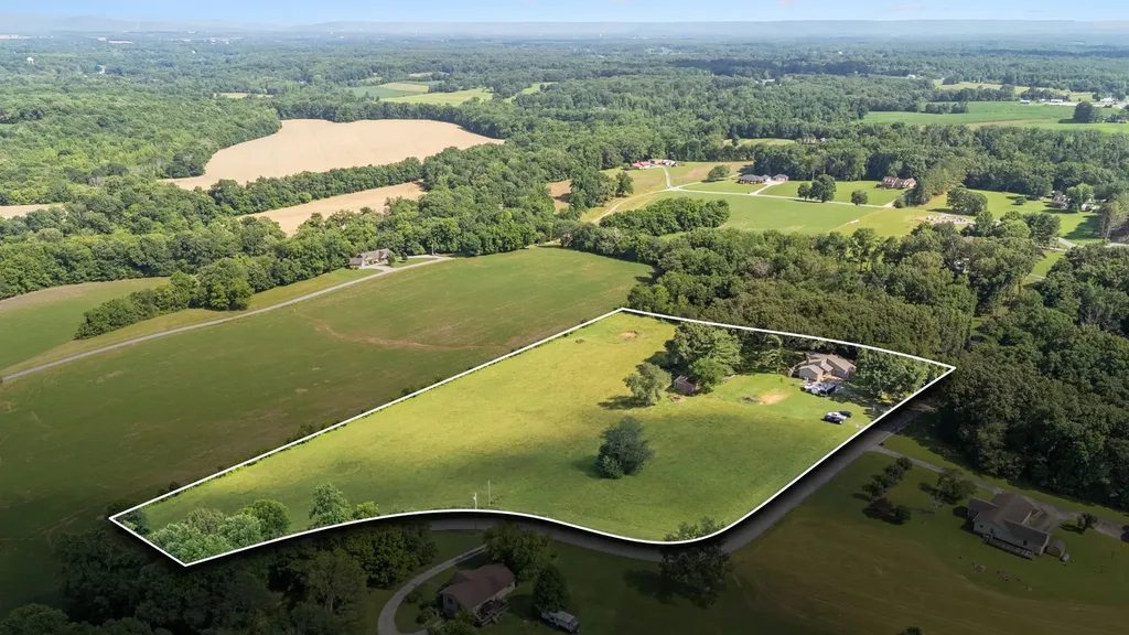 211 Hickory Hollow Road Tullahoma TN 37388