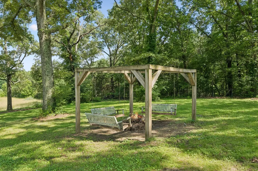 211 Hickory Hollow Road Tullahoma TN 37388