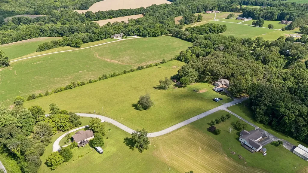 211 Hickory Hollow Road Tullahoma TN 37388