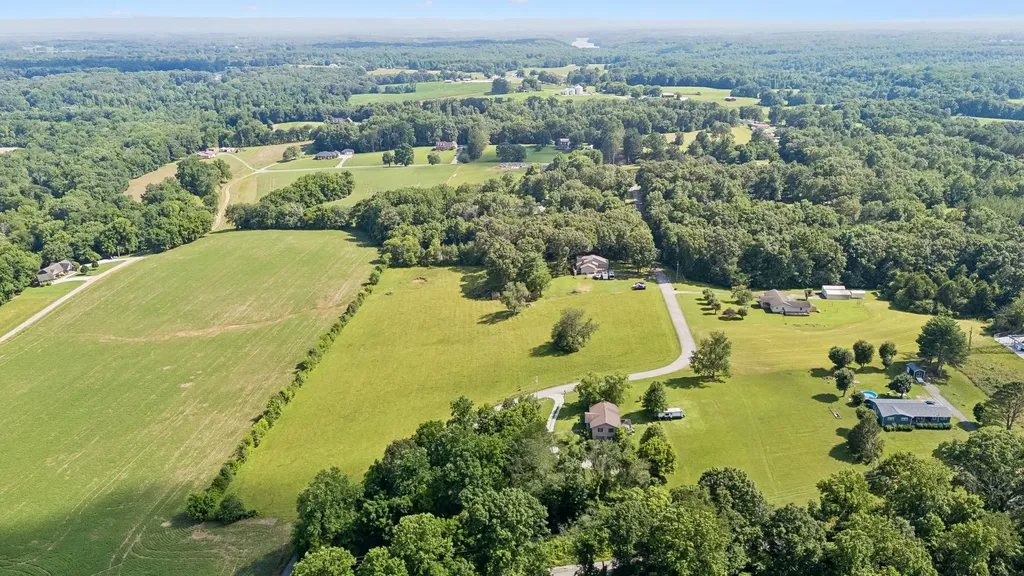 211 Hickory Hollow Road Tullahoma TN 37388