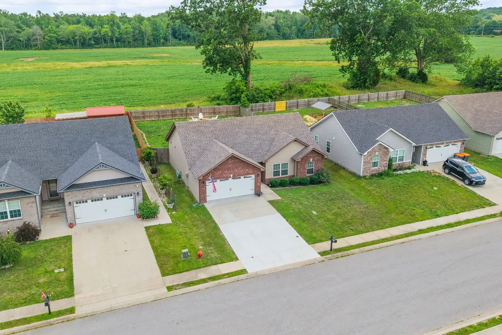 633 Hollow Crest Clarksville TN 37042