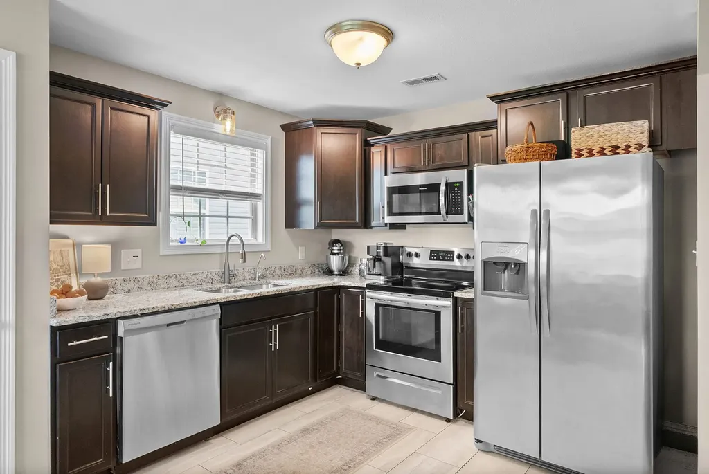 633 Hollow Crest Clarksville TN 37042