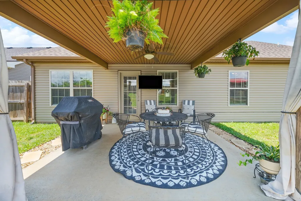 633 Hollow Crest Clarksville TN 37042