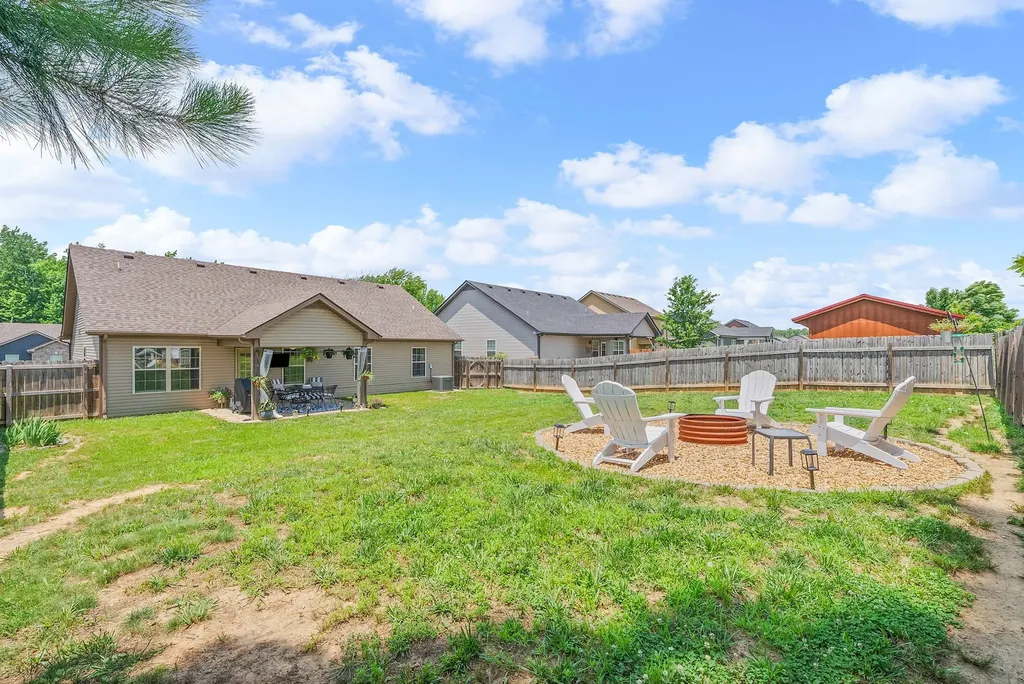 633 Hollow Crest Clarksville TN 37042