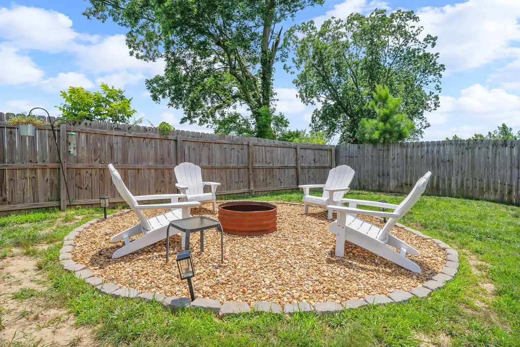 633 Hollow Crest Clarksville TN 37042