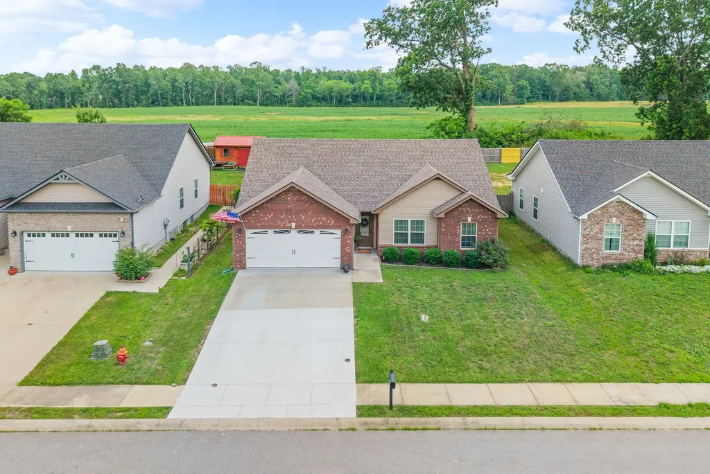 633 Hollow Crest Clarksville TN 37042