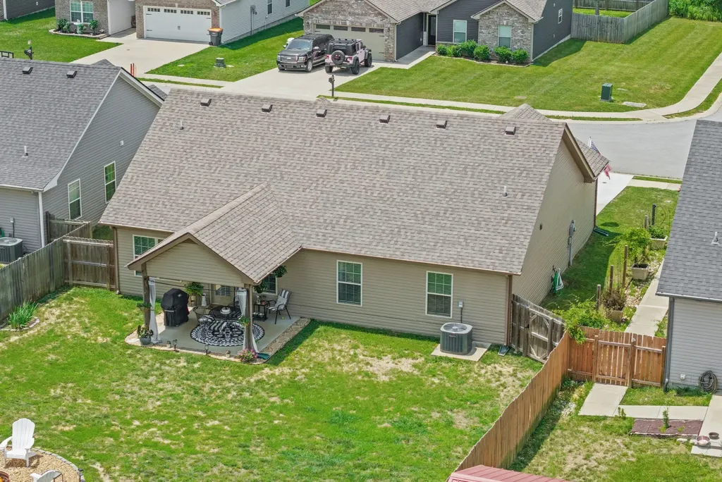 633 Hollow Crest Clarksville TN 37042
