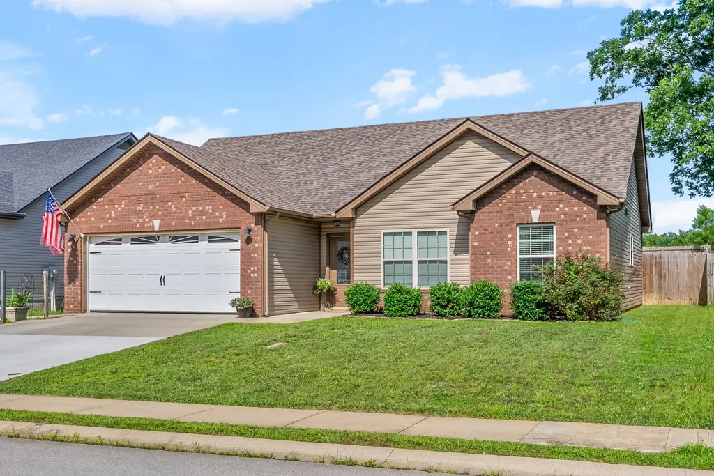 633 Hollow Crest Clarksville TN 37042