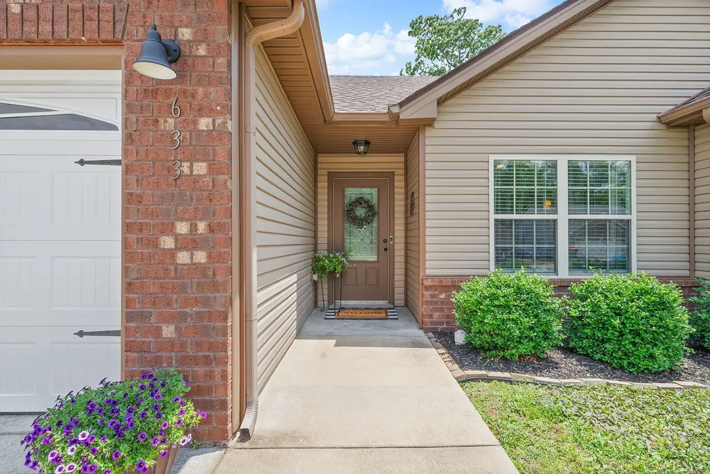 633 Hollow Crest Clarksville TN 37042