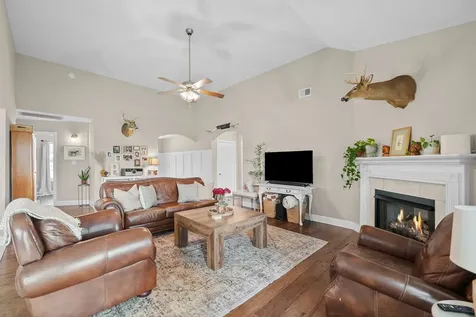 633 Hollow Crest Clarksville TN 37042