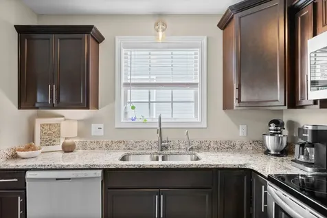633 Hollow Crest Clarksville TN 37042