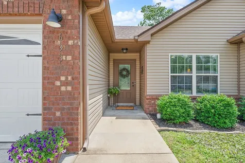 633 Hollow Crest Clarksville TN 37042
