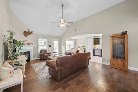 633 Hollow Crest Clarksville TN 37042