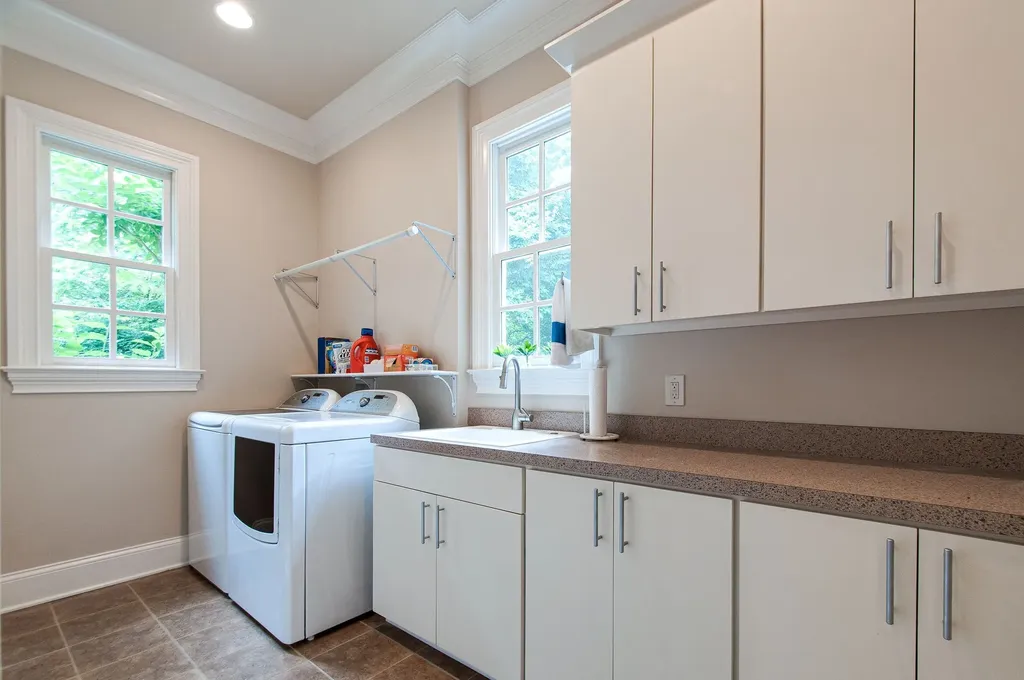 4114 Elder Place Nashville TN 37215