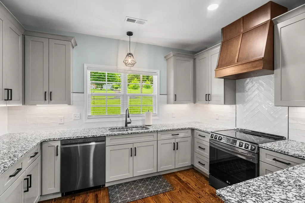 1925 Normerle Drive Goodlettsville TN 37072