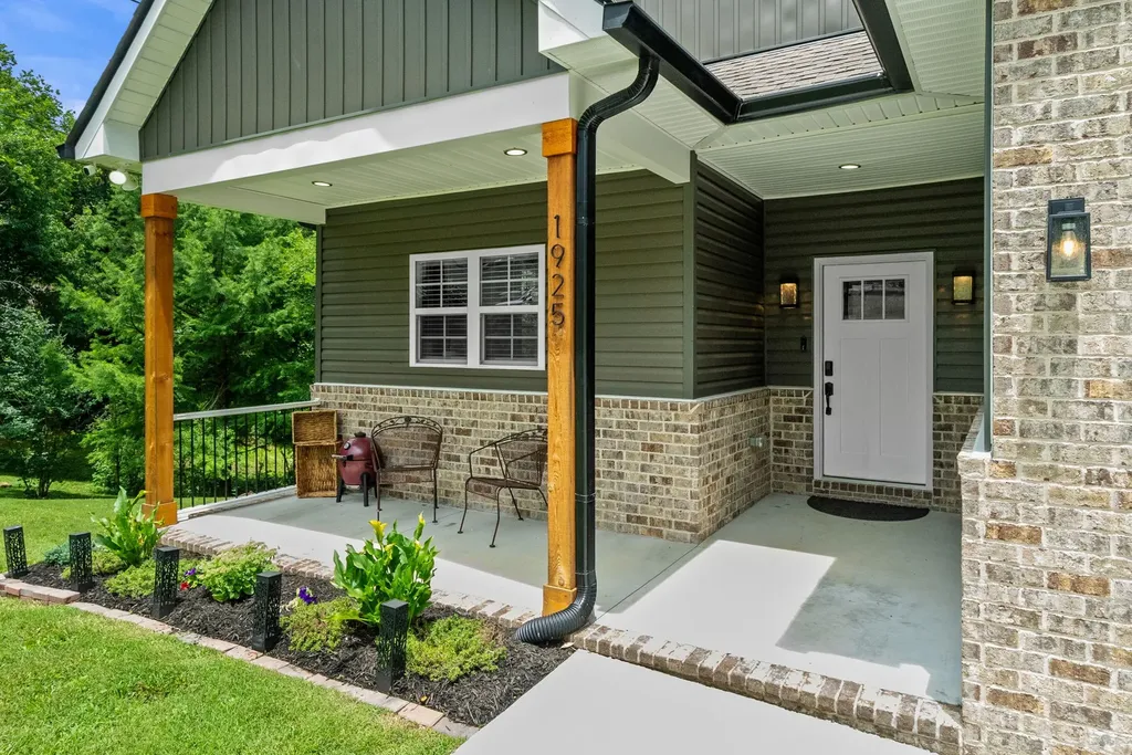 1925 Normerle Drive Goodlettsville TN 37072