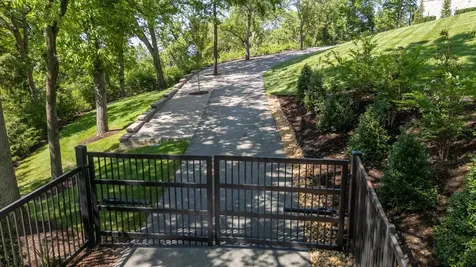 6449 Fleetwood Drive Nashville TN 37209