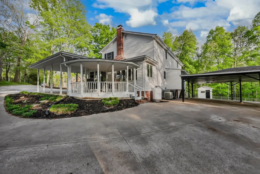 2690 Ashland City Road Clarksville TN 37043
