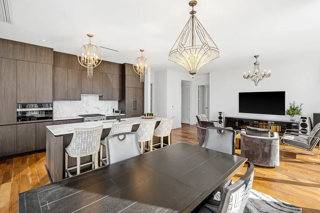 160 2nd Ave, S Nashville TN 37201