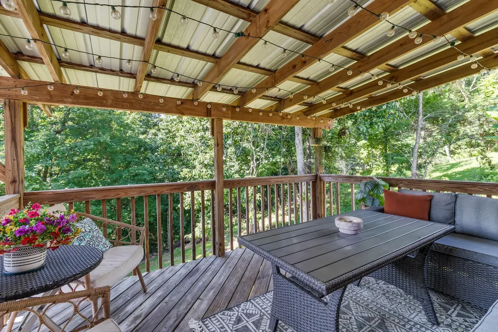6452 White Tail Drive Ooltewah TN 37363