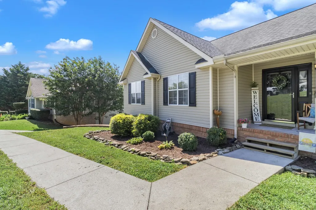 6452 White Tail Drive Ooltewah TN 37363