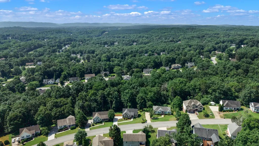 6452 White Tail Drive Ooltewah TN 37363