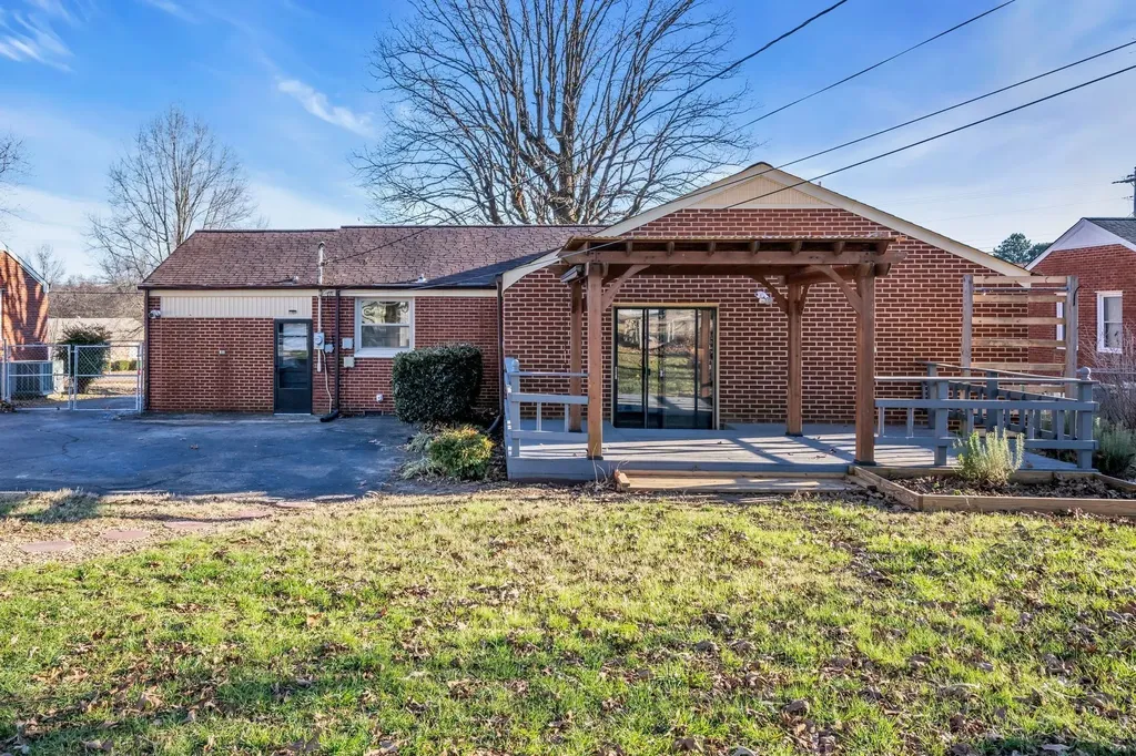 555 Ashe Avenue New Johnsonville TN 37134