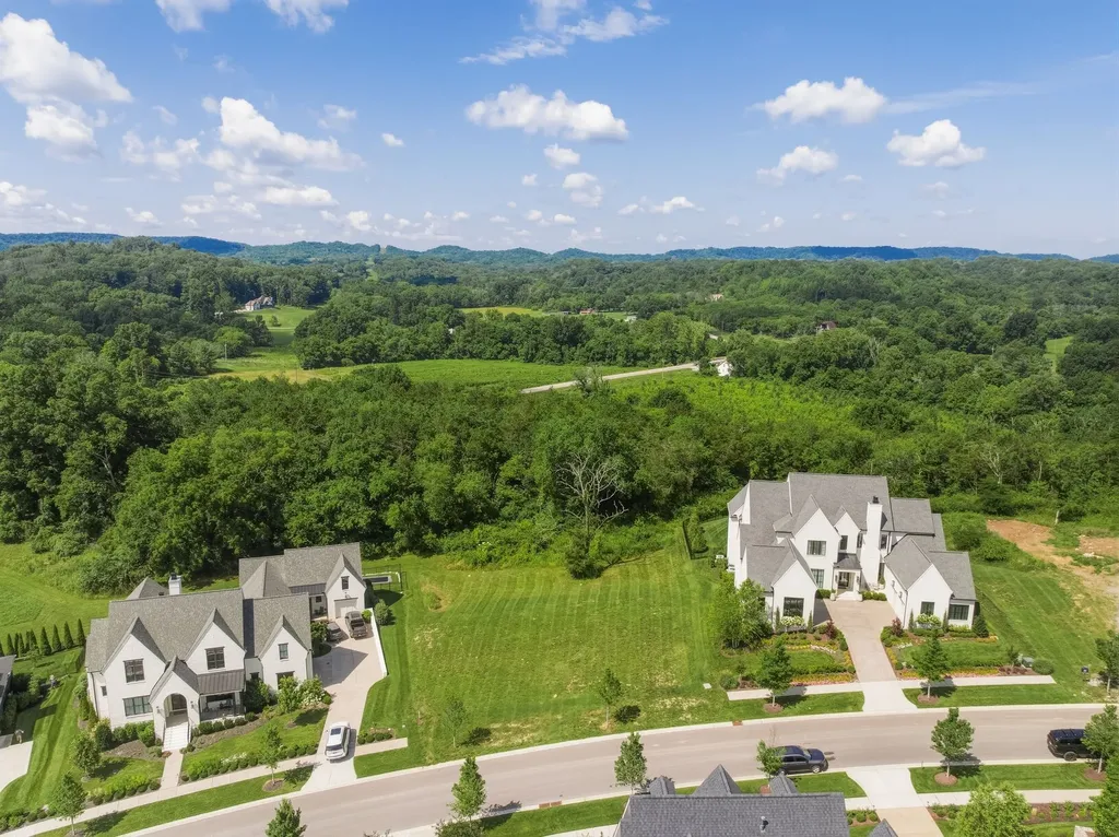 9113 Sawtooth Lane College Grove TN 37046