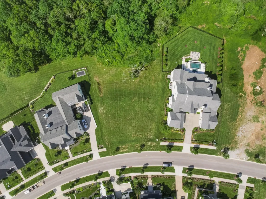 9113 Sawtooth Lane College Grove TN 37046