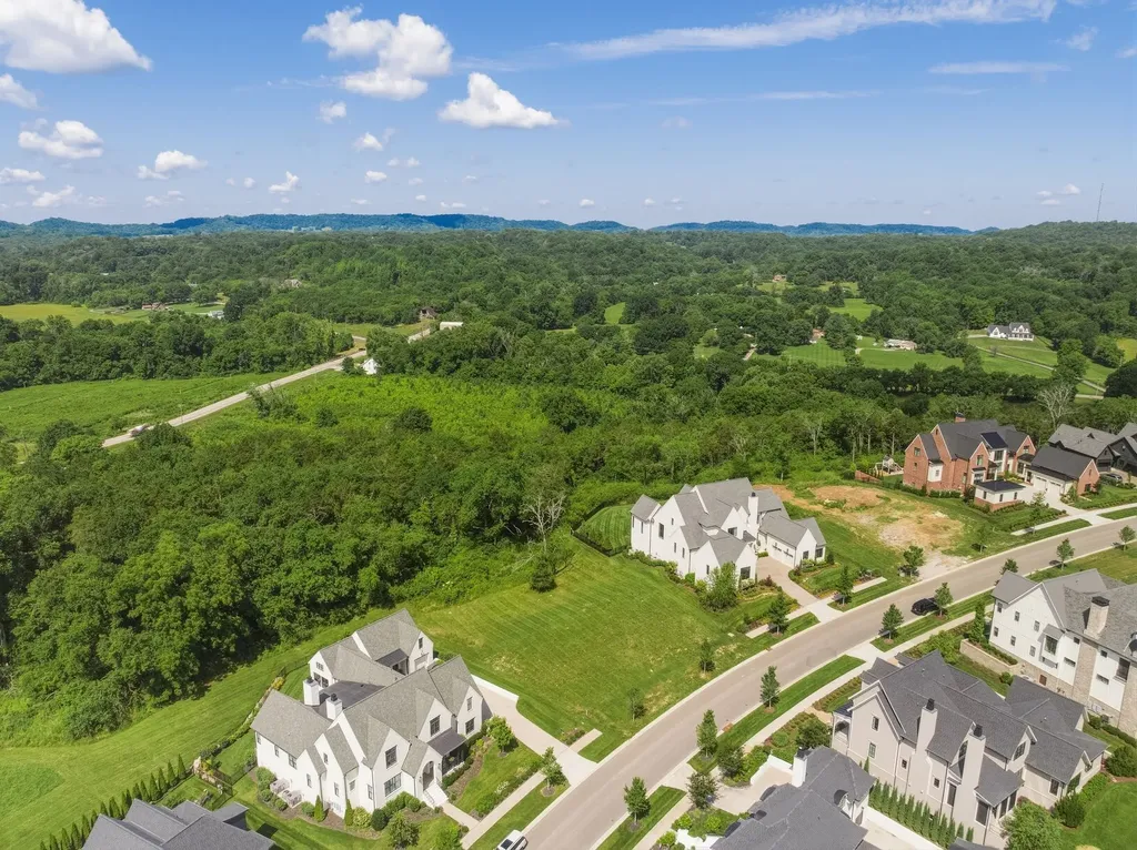 9113 Sawtooth Lane College Grove TN 37046