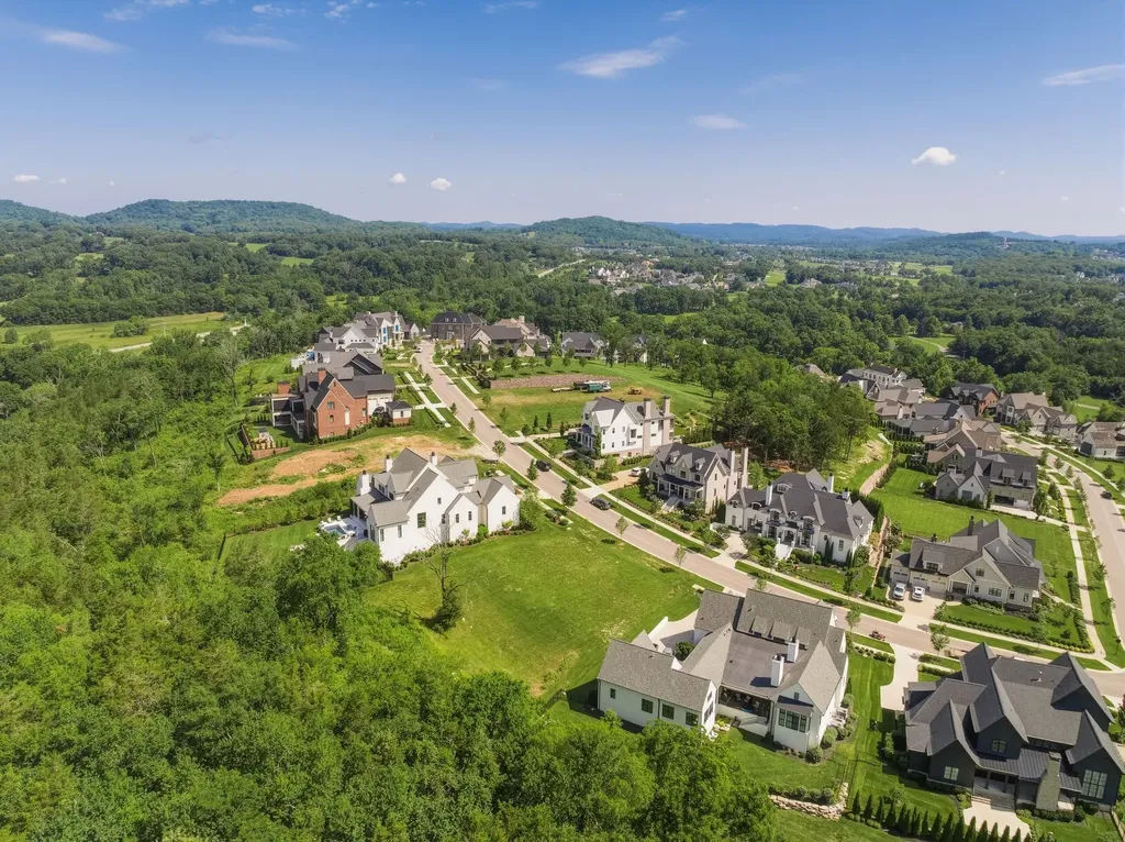 9113 Sawtooth Lane College Grove TN 37046