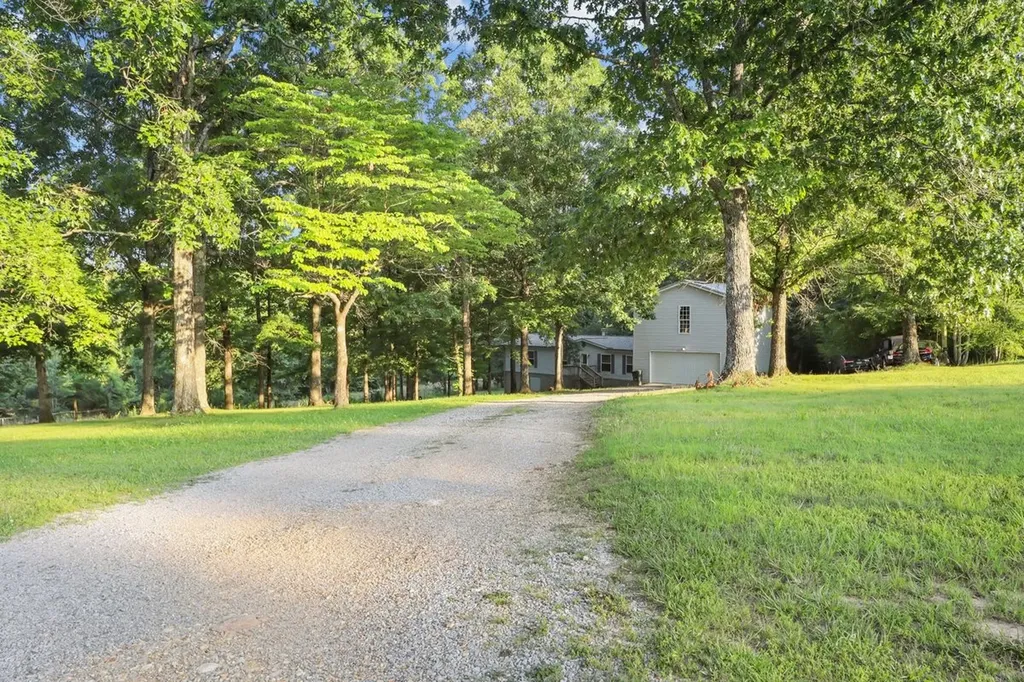 555 Fire Tower Road Dickson TN 37055