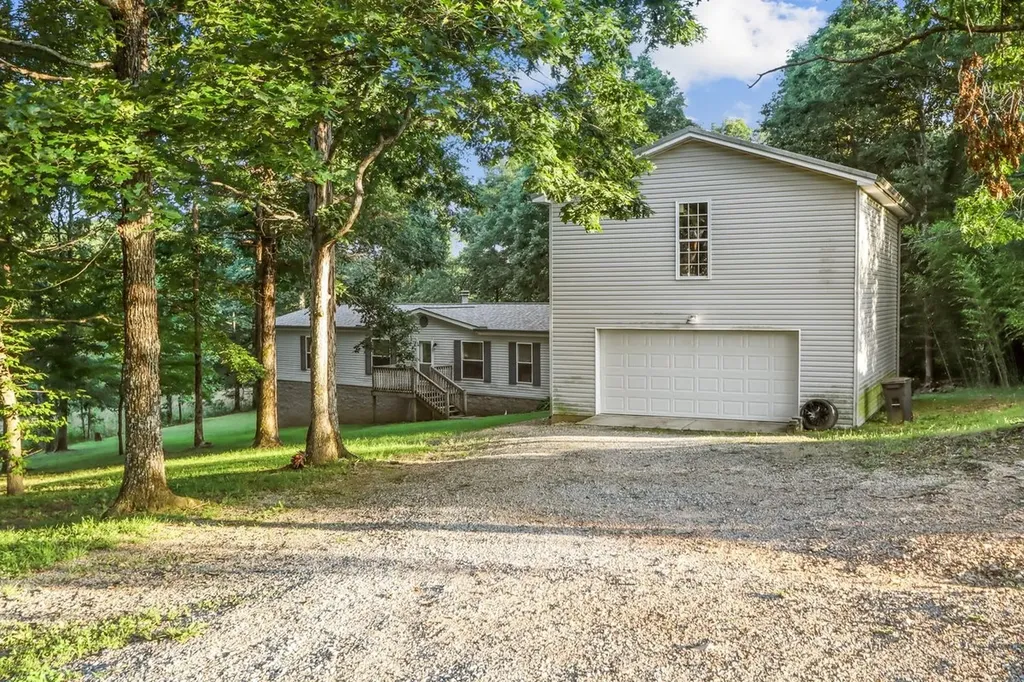 555 Fire Tower Road Dickson TN 37055