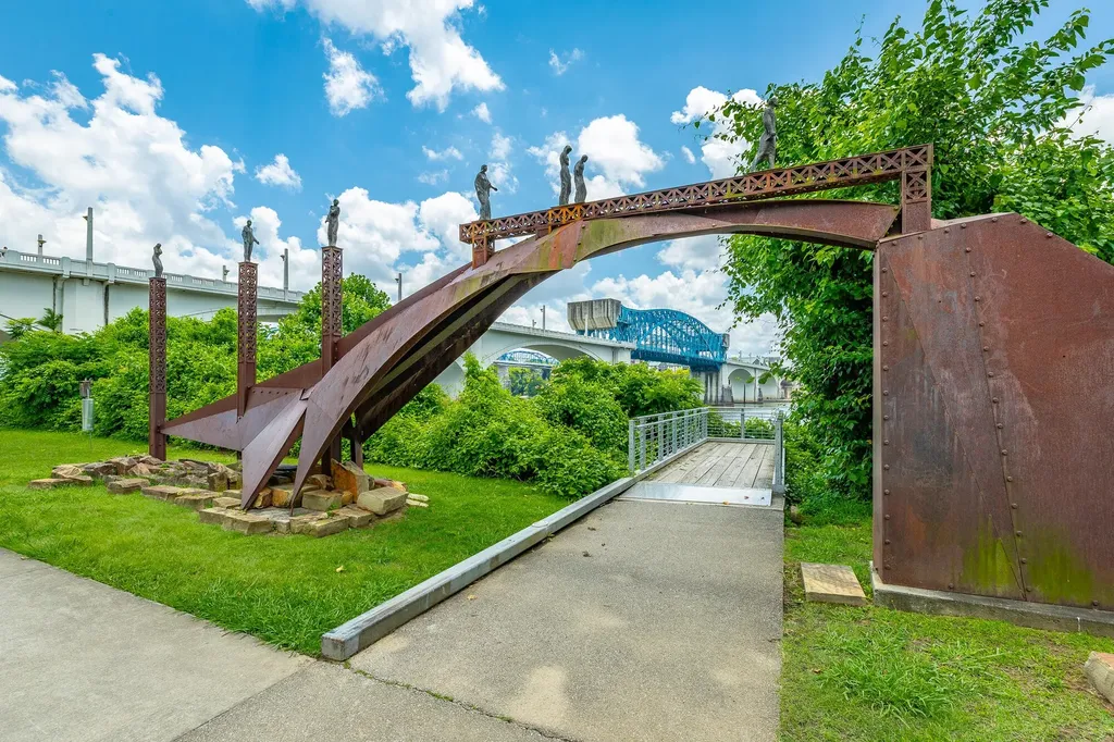 4 Cherokee Boulevard Chattanooga TN 37405